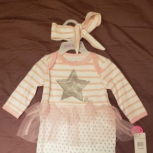 9 months girl onesie set